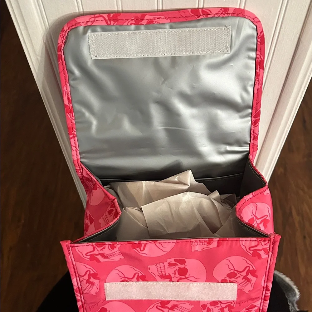 Betsey Johnson Pink/Black Skull Pattern Insulated Lunch Tote Bag
